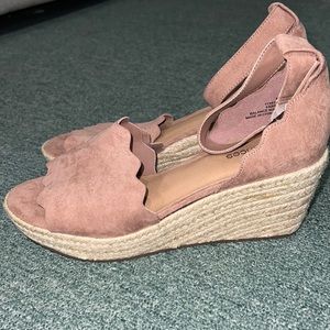 NWOT - wedge Sandals